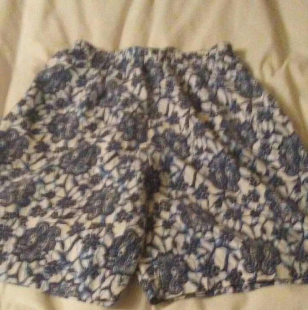 One Stop lady's shorts